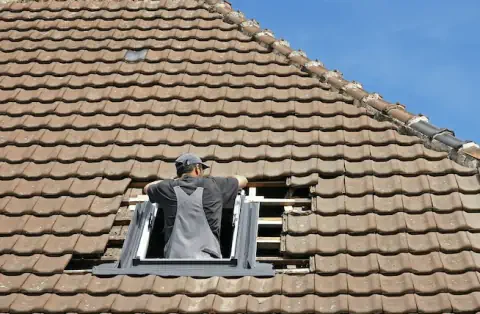 Pose de velux à Castelginest